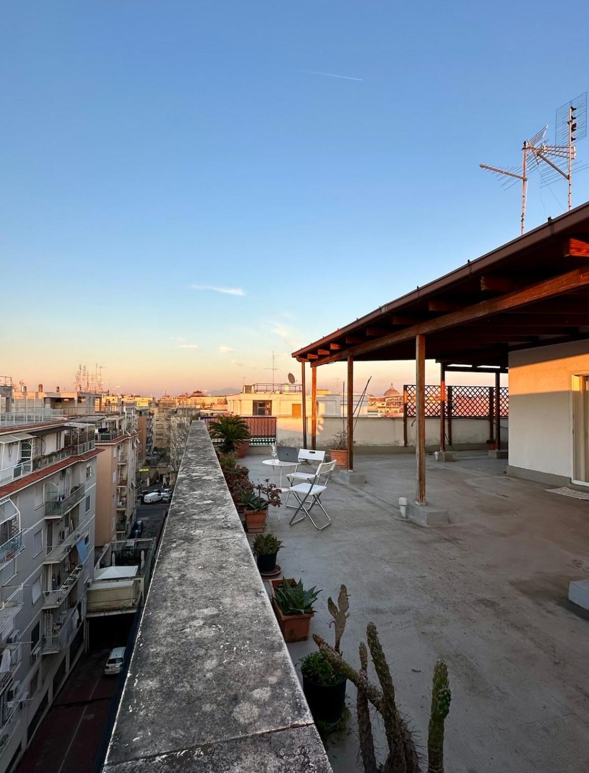 Grazioso Attico Vicino Al Parco Degli Acquedotti * Roma