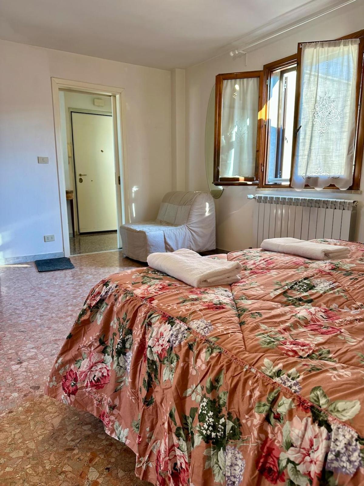 Appartamento Grazioso Attico Vicino Al Parco Degli Acquedotti Roma